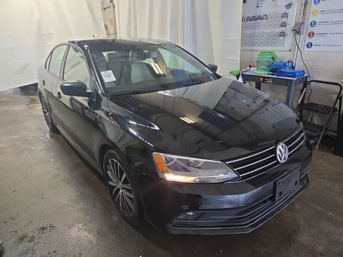 Used 2016 Volkswagen Jetta Sport image 2