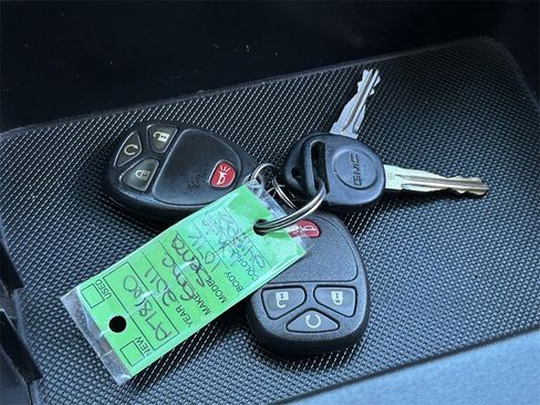 Used 2011 GMC Sierra 3500 SLT w/ SLT Convenience Package image 30