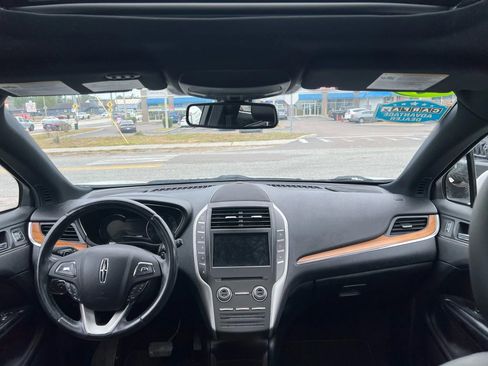 Used 2017 Lincoln MKC Reserve image 10