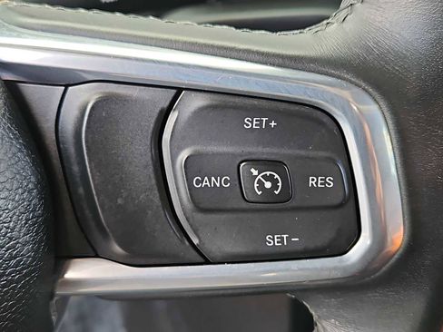 Used 2021 Jeep Wrangler Unlimited Sahara image 25