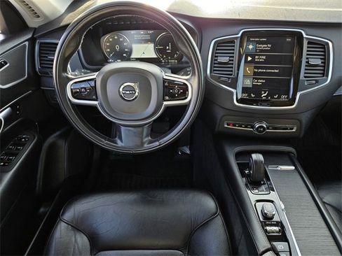 Used 2020 Volvo XC90 T8 Momentum image 14