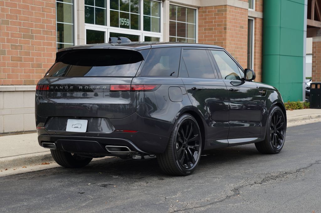 New 2026 Land Rover Range Rover Sport Dynamic SE AWD/4WD image 6