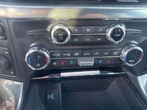 Used 2021 Ford F150 Lariat w/ Equipment Group 502A High image 11