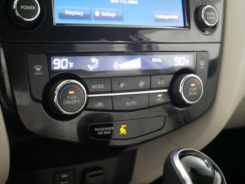 Used 2018 Nissan Rogue Sport SL w/ SL Premium Package image 23