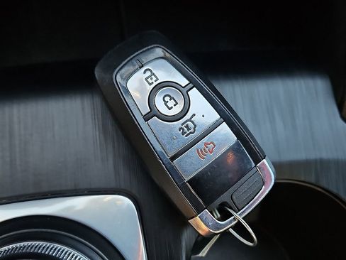 Used 2025 Ford Escape ST-Line image 24