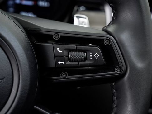 Certified 2026 Porsche Macan AWD/4WD image 16