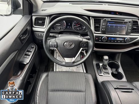 Used 2016 Toyota Highlander Plus AWD/4WD image 12