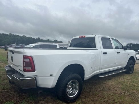 Used 2023 RAM 3500 Tradesman w/ Chrome Appearance Group AWD/4WD image 3
