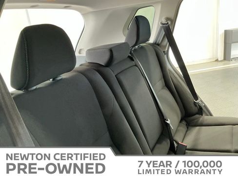 Used 2025 Nissan Rogue S FWD image 18