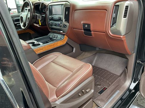 Used 2017 Chevrolet Silverado 3500 High Country w/ Duramax Plus Package image 28