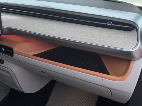 Used 2025 Volkswagen ID. Buzz Pro S Plus image 35