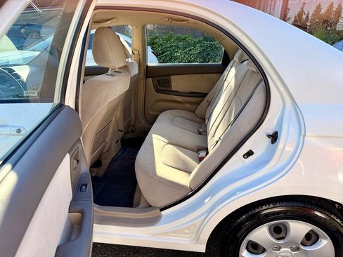 Used 2006 Kia Spectra EX image 11