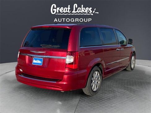 Used 2015 Chrysler Town & Country Touring w/ Driver Convenience Group image 5
