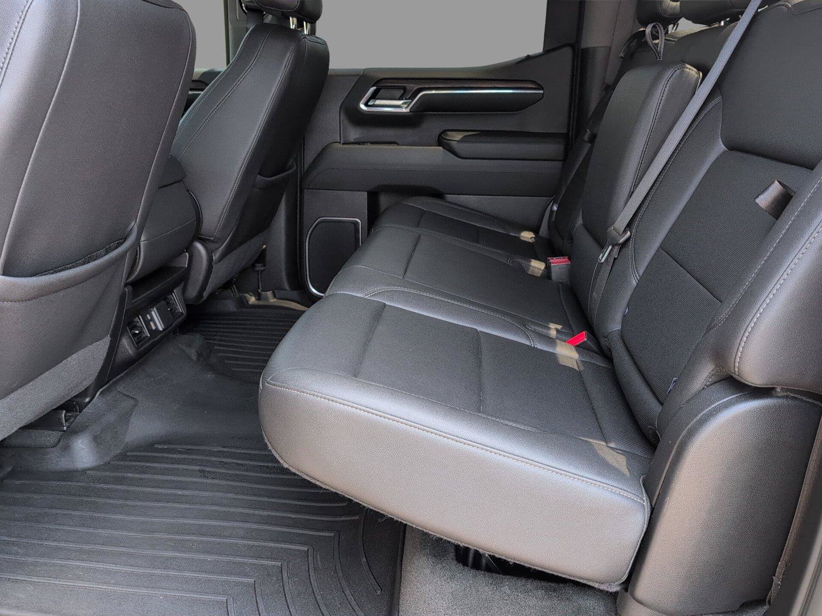 Used 2024 GMC Sierra 1500 SLT AWD/4WD image 36