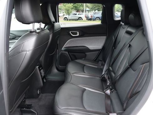Used 2023 Jeep Compass Latitude AWD/4WD image 21