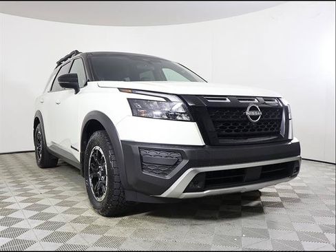Used 2024 Nissan Pathfinder Rock Creek AWD/4WD image 2