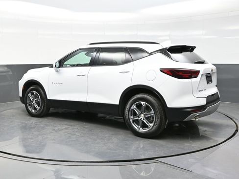 Used 2025 Chevrolet Blazer LT w/ Convenience Package AWD/4WD image 4