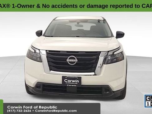 Used 2024 Nissan Pathfinder S image 2