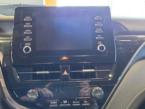 Used 2022 Toyota Camry SE FWD image 22