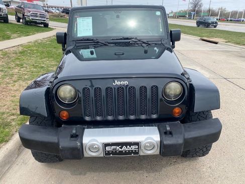 Used 2011 Jeep Wrangler Unlimited Sahara image 8