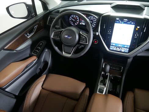 Used 2025 Subaru Ascent Touring w/ Popular Package #2 image 9