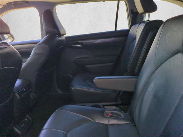 Used 2023 Toyota Highlander Limited AWD/4WD image 18