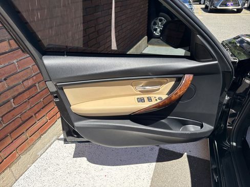 Used 2018 BMW 320i xDrive Sedan AWD/4WD image 33