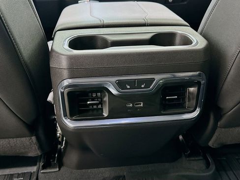 Used 2024 GMC Sierra 1500 SLT AWD/4WD image 27