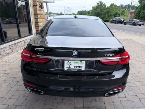 Used 2017 BMW 750i xDrive AWD/4WD image 12