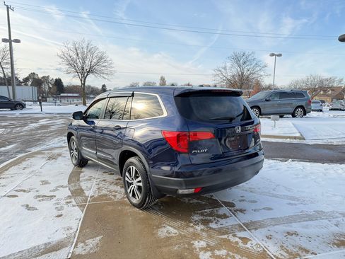 Used 2017 Honda Pilot EX image 7