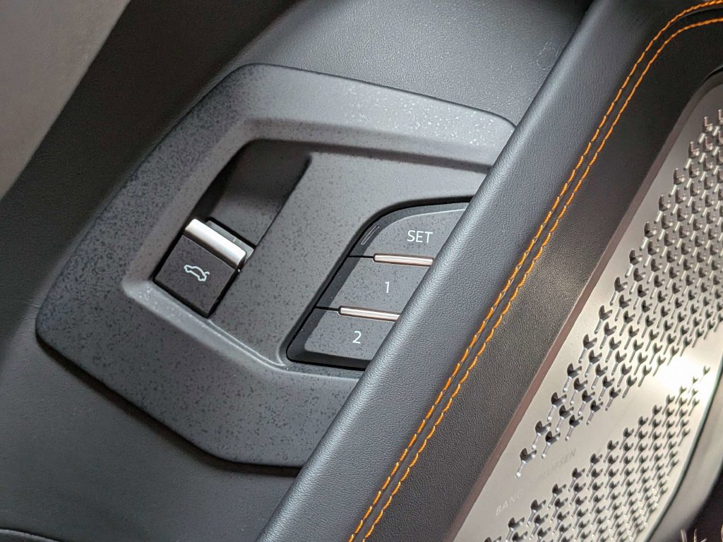 Used 2024 Lamborghini Urus S AWD/4WD image 35