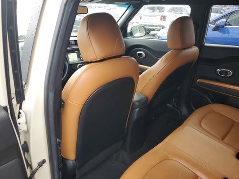 Used 2015 Kia Soul ! w/ Sun & Sound Package image 16