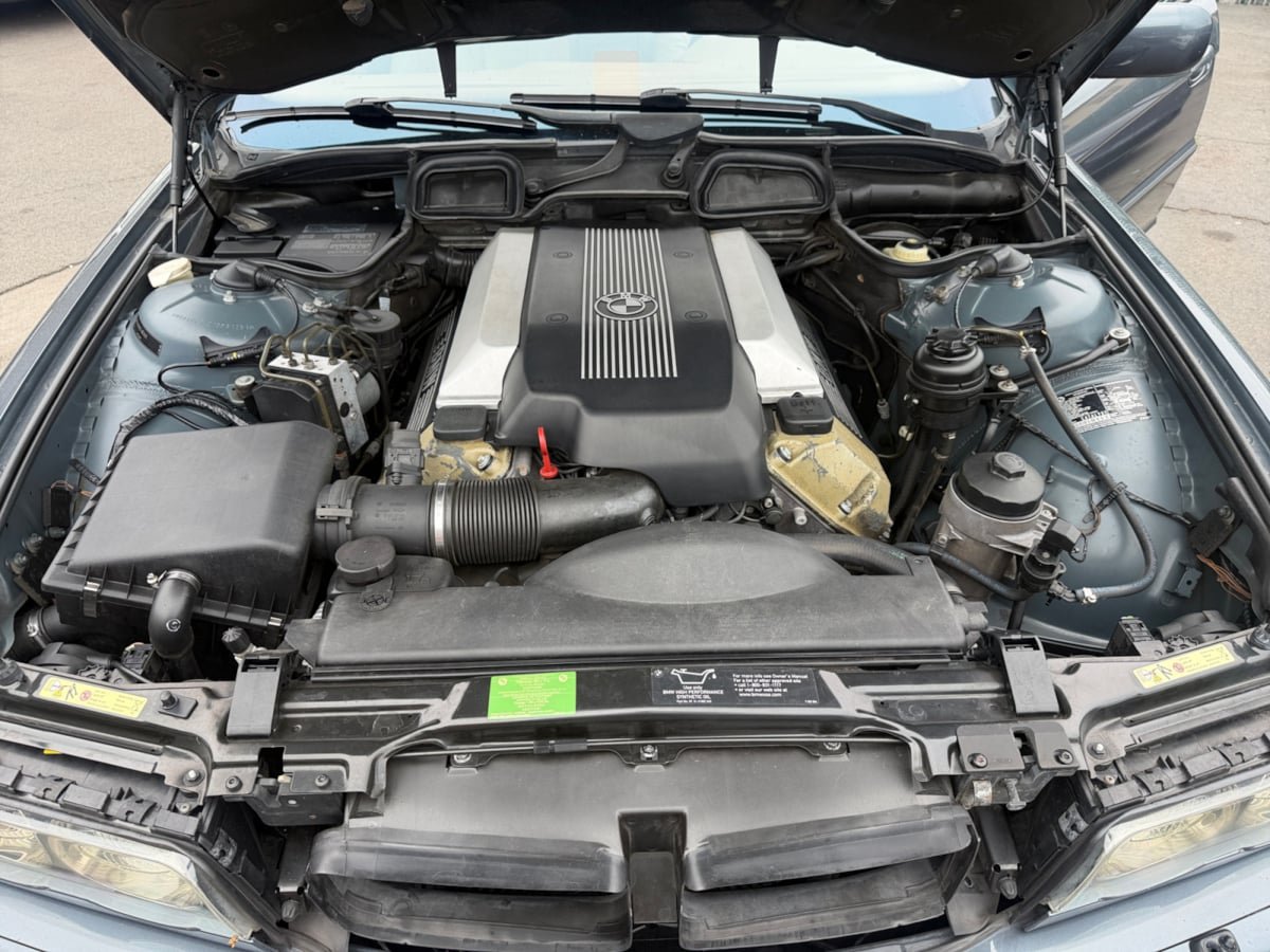 Used 2001 BMW 740iL RWD image 18