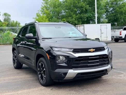 Used 2023 Chevrolet TrailBlazer LT w/ Convenience Package AWD/4WD image 4