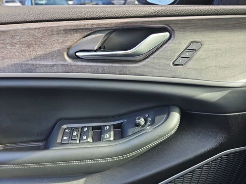 Used 2021 Jeep Grand Cherokee L Limited image 33