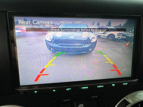 Used 2017 Jeep Wrangler Unlimited Rubicon w/ Connectivity Group image 19