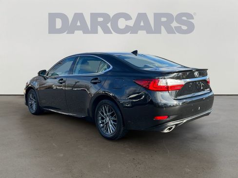 Used 2018 Lexus ES 350 w/ Navigation System Package image 4