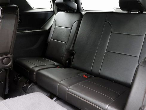 Used 2023 Chevrolet Traverse LT image 14