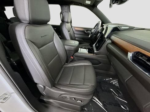Used 2025 GMC Yukon Denali w/ Sun & Power Step Package AWD/4WD image 30