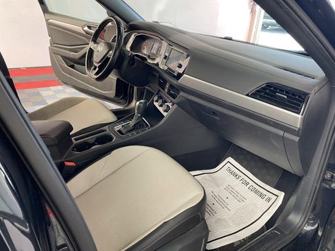 Used 2019 Volkswagen Jetta R-Line FWD image 8