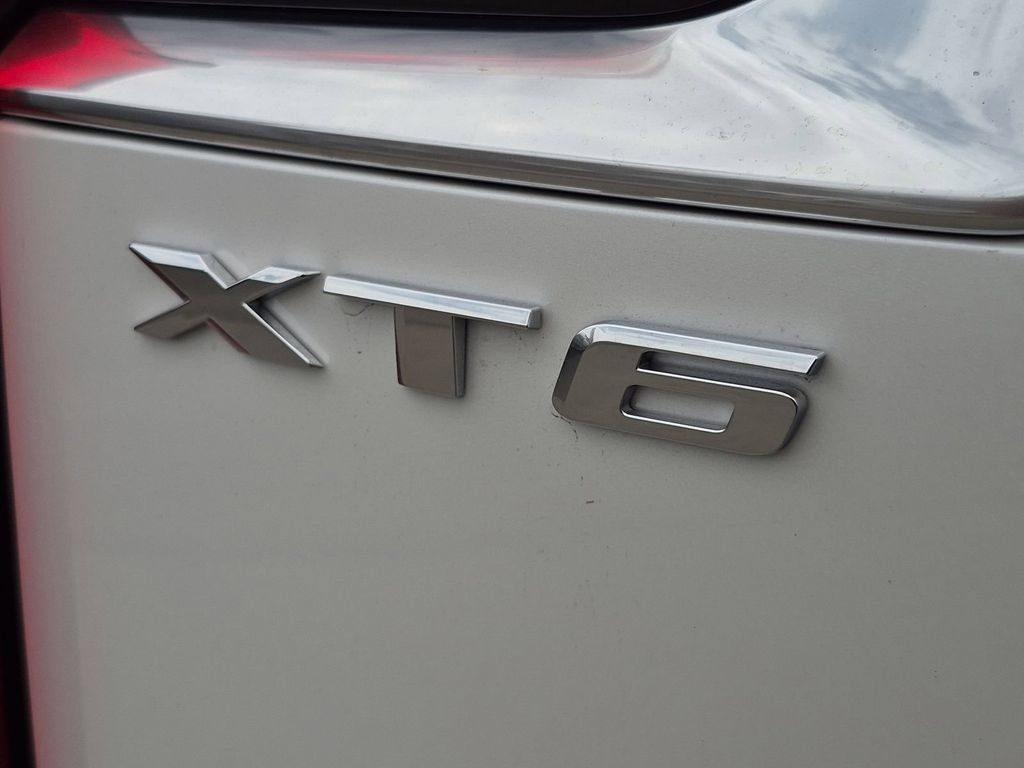 Certified 2023 Cadillac XT6 Luxury FWD image 25