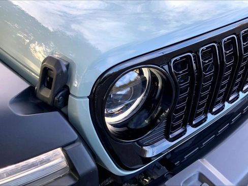 Certified 2024 Jeep Wrangler Willys image 22