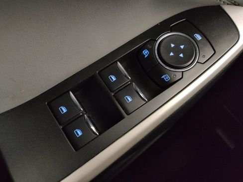 Used 2021 Ford Explorer XLT w/ Equipment Group 202A image 27