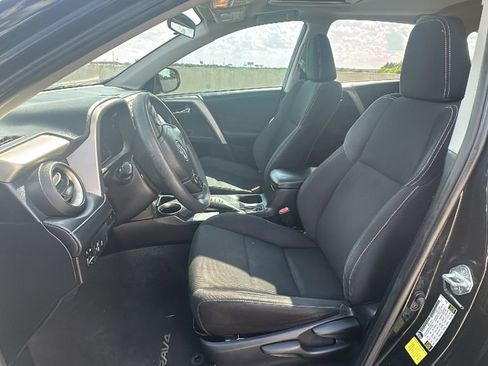 Used 2015 Toyota RAV4 XLE FWD image 4