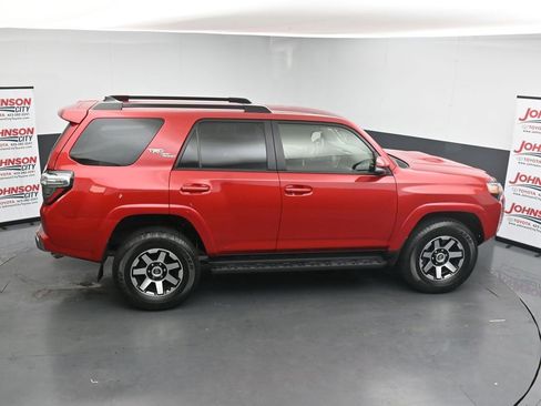 Used 2024 Toyota 4Runner TRD Off-Road Premium AWD/4WD image 31