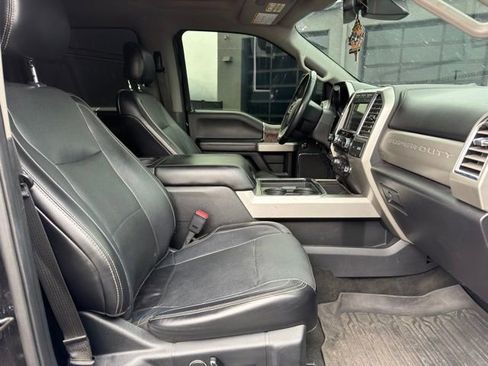 Used 2017 Ford F250 Lariat w/ Lariat Ultimate Package AWD/4WD image 12