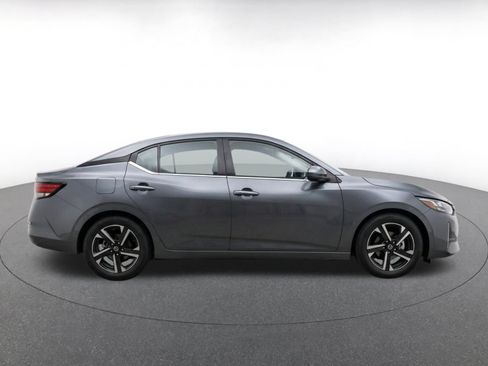 Used 2025 Nissan Sentra SV FWD image 10