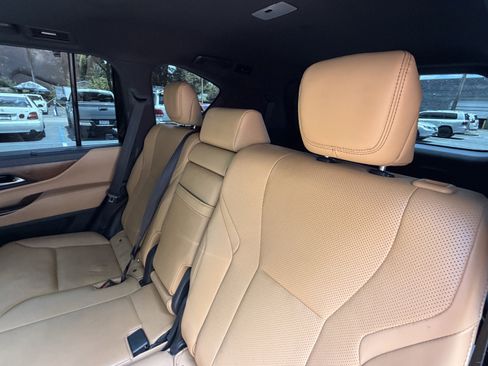 Used 2023 Lexus LX 600 4WD w/ Appearance Package image 33