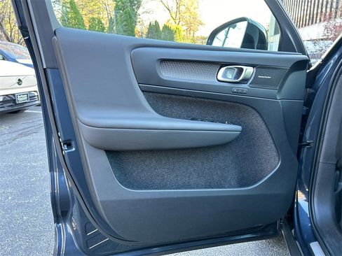 New 2026 Volvo XC40 B5 Ultra w/ Climate Package image 9