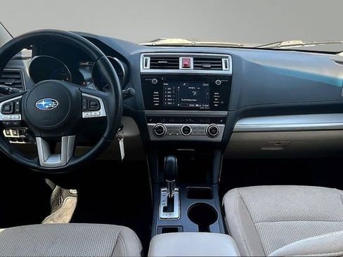 Used 2017 Subaru Outback 2.5i Premium AWD/4WD image 7